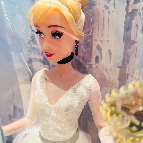 Disney Store - Limited Edition 17" Walt Disney World 50th anniv. Cinderella doll - Picture 3 of 4